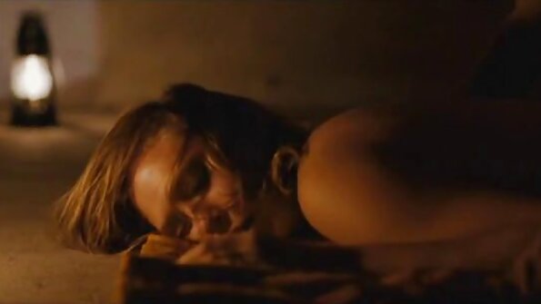 MILF Sophie Evans verschlingt seinen riesigen gratis seksfilms downloaden weißen Schwanz